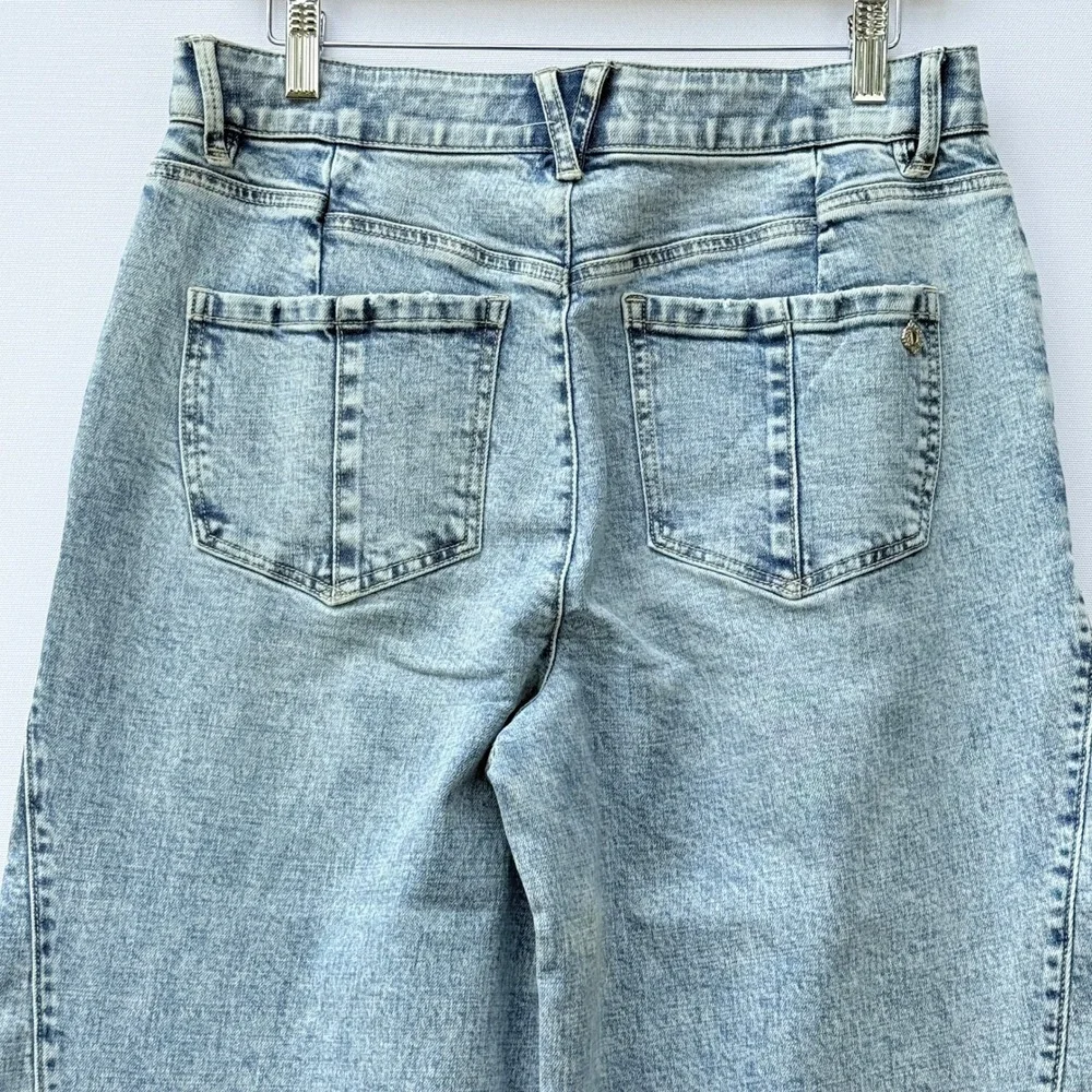 Democracy Light Wash Wide Leg Jeans - Picture 5 of 9